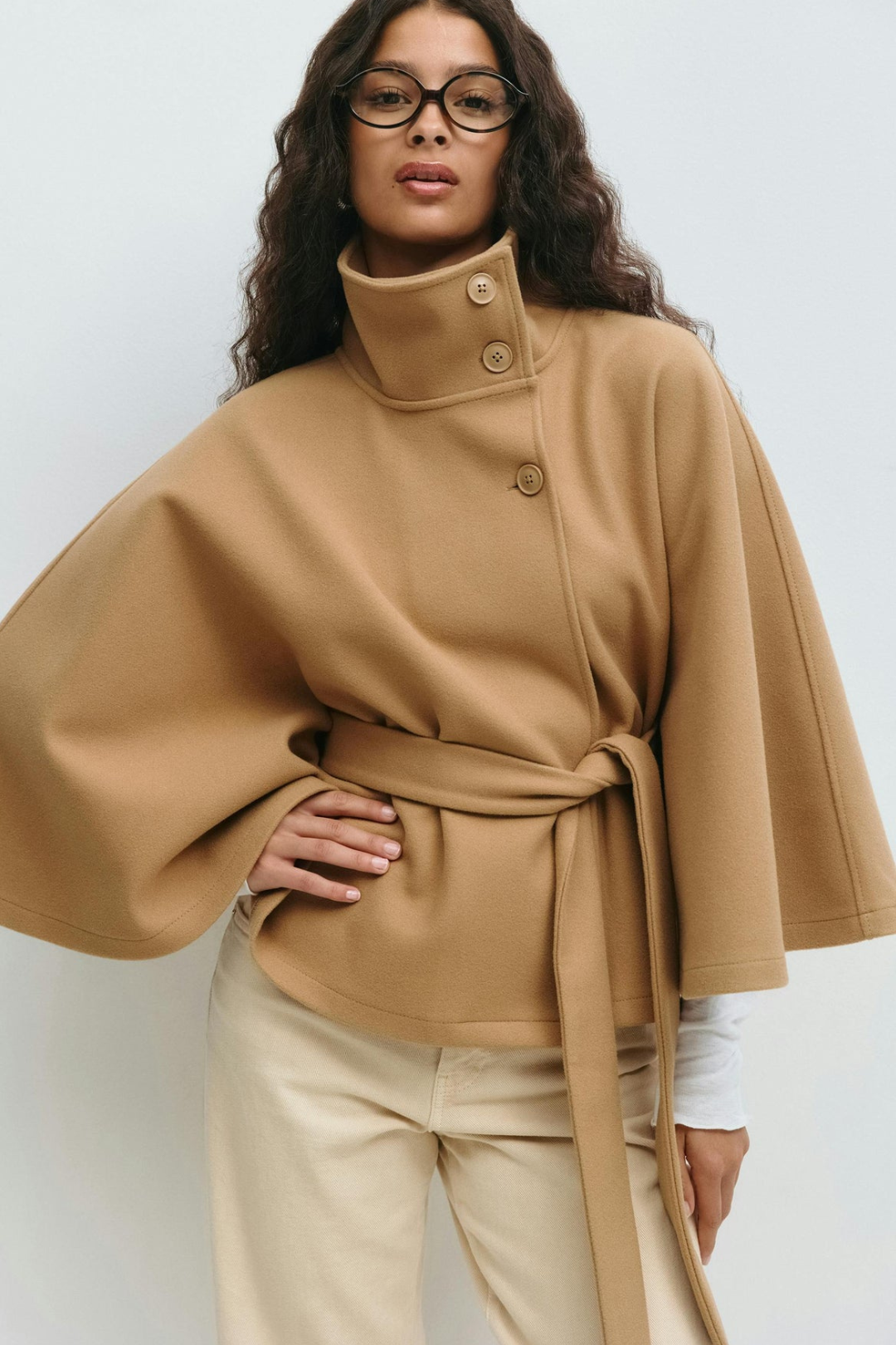 Catherine | Manteau Ceinturé à Col Haut Élégant