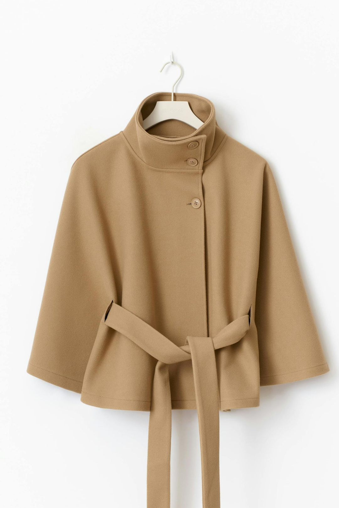 Catherine | Manteau Ceinturé à Col Haut Élégant