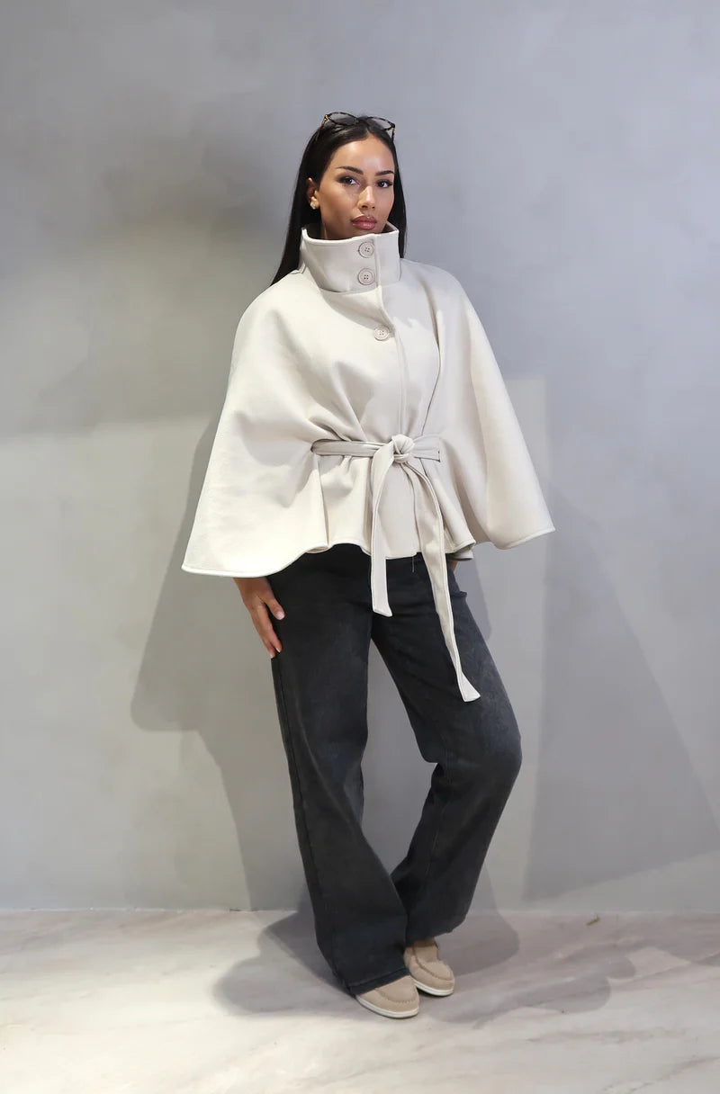 Catherine | Manteau Ceinturé à Col Haut Élégant