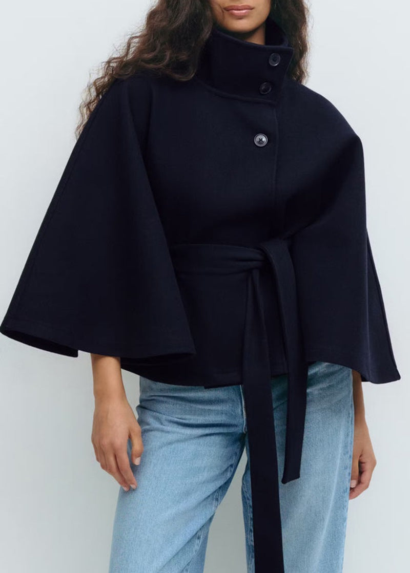 Catherine | Manteau Ceinturé à Col Haut Élégant