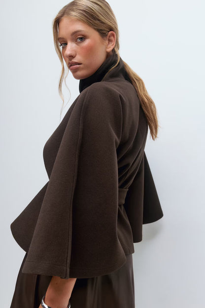Catherine | Manteau Ceinturé à Col Haut Élégant