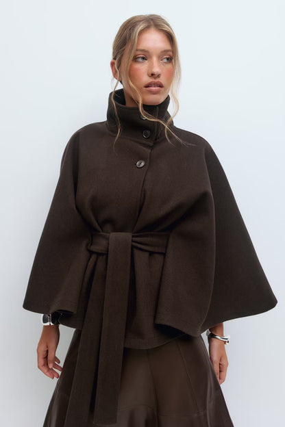 Catherine | Manteau Ceinturé à Col Haut Élégant